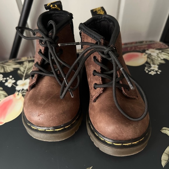 Dr. Martens air cushion sole brown boots - Picture 3 of 4